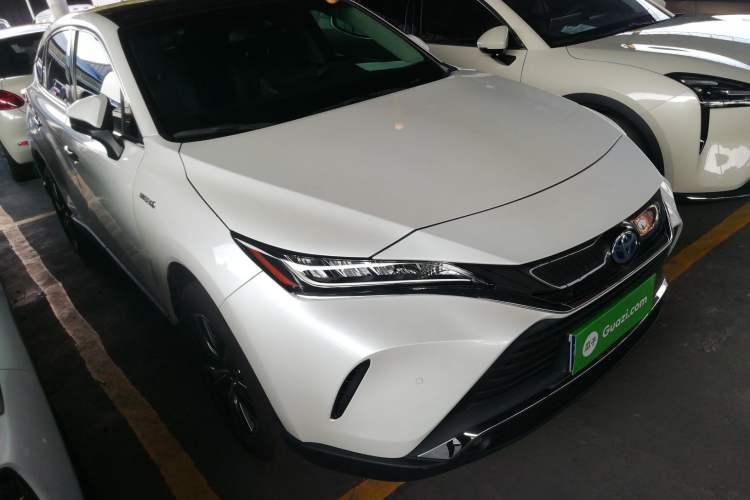 Used Toyota Harrier 2022 Dual-Engine 2.5L CVT Two-Wheel Drive Luxury Edition Front Right 45 Deg