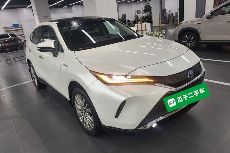 Used Toyota Harrier 2022 Dual-Engine 2.5L CVT Four-Wheel Drive Luxury Edition Front Right 45 Deg