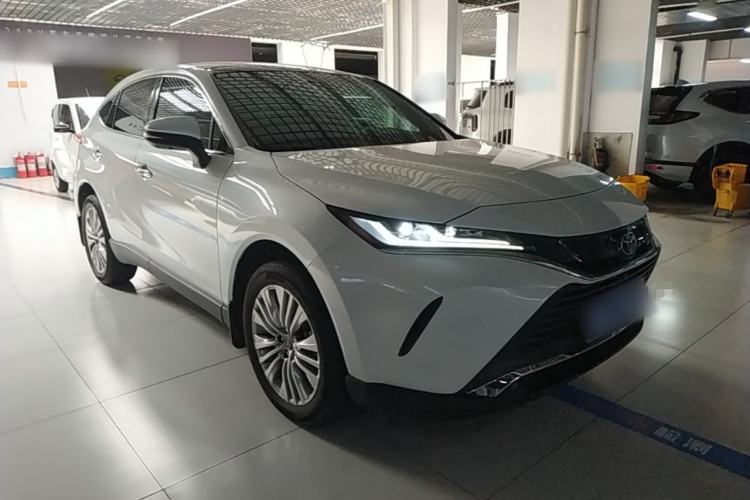 Used Toyota Harrier 2022 2.0L CVT Two-Wheel Drive Deluxe Edition Front Right 45 Deg