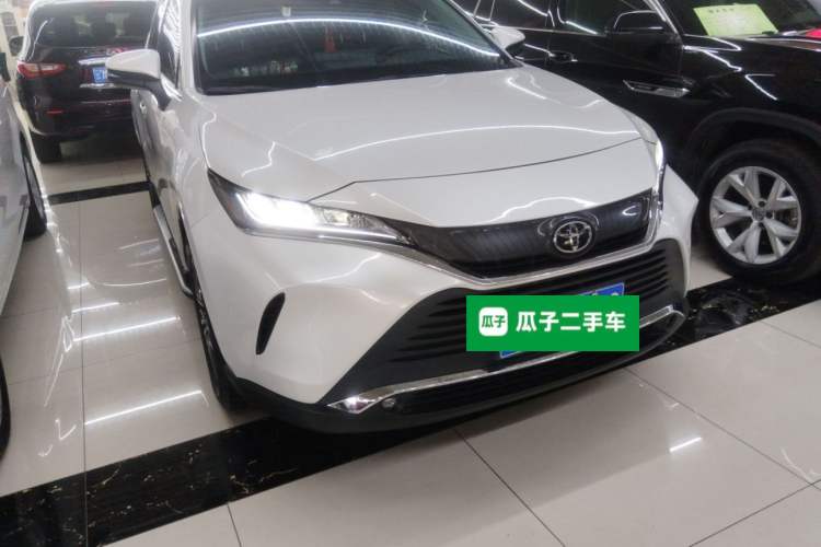 Used Toyota Harrier 2022 2.0L CVT Two-Wheel Drive Deluxe Edition Front Right 45 Deg