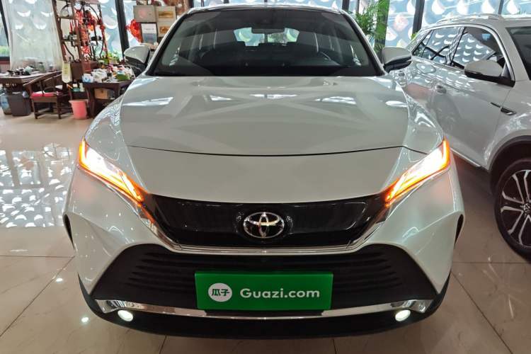 Used Toyota Harrier 2022 2.0L CVT Two-Wheel Drive Deluxe Edition Front