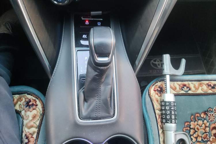 Used Toyota Harrier 2022 Dual-Engine 2.5L CVT Four-Wheel Drive Luxury Edition Gear Lever