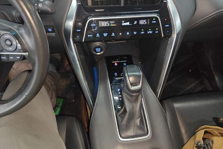 Used Toyota Harrier 2022 2.0L CVT Two-Wheel Drive Deluxe Edition Gear Lever