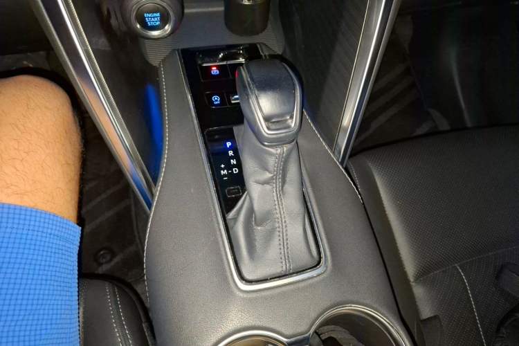 Used Toyota Harrier 2022 2.0L CVT Two-Wheel Drive Luxury Edition Gear Lever