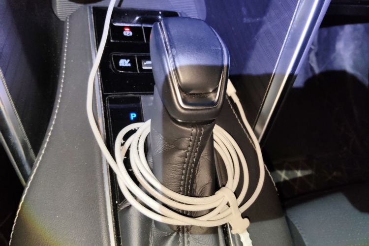 Used Toyota Harrier 2022 Dual-Engine 2.5L CVT Four-Wheel Drive Luxury Edition Gear Lever