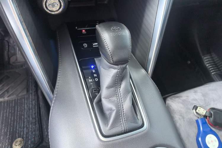 Used Toyota Harrier 2022 2.0L CVT Two-Wheel Drive Deluxe Edition Gear Lever