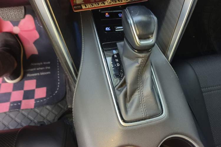 Used Toyota Harrier 2022 Dual-Engine 2.5L CVT Four-Wheel Drive Luxury Edition Gear Lever
