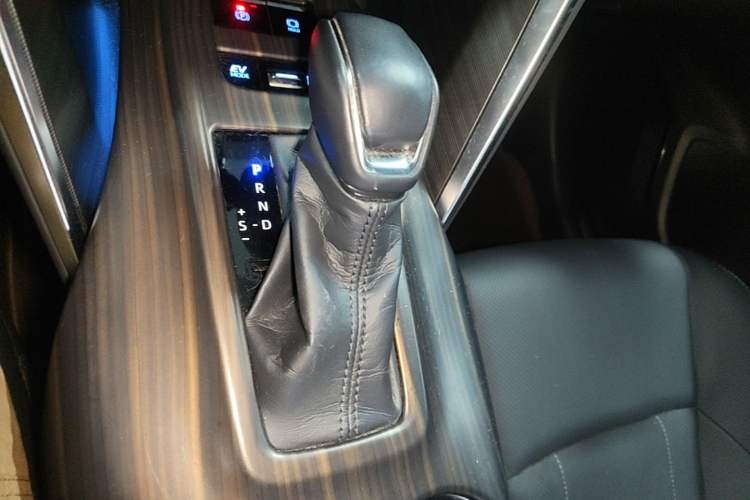 Used Toyota Harrier 2022 Dual-Engine 2.5L CVT Four-Wheel Drive Flagship Edition Gear Lever