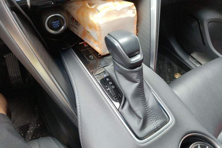 Used Toyota Harrier 2022 2.0L CVT Two-Wheel Drive Deluxe Edition Gear Lever