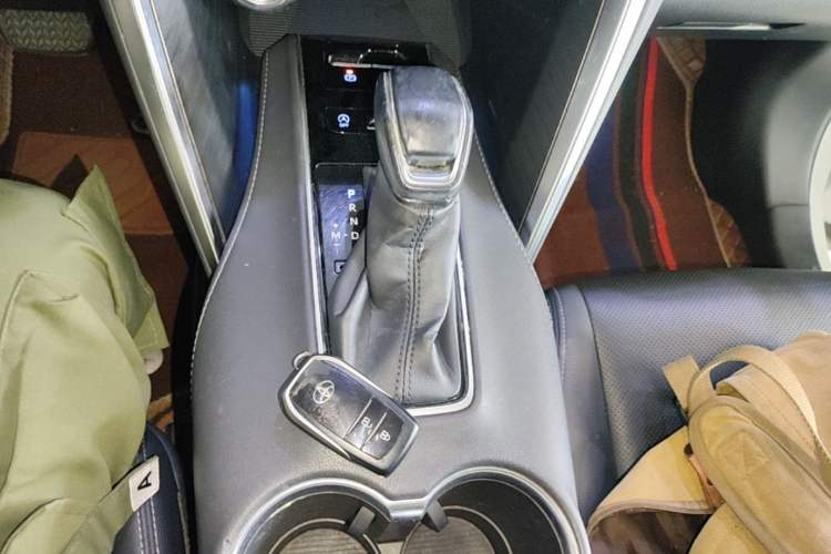 Used Toyota Harrier 2022 2.0L CVT Two-Wheel Drive Luxury Edition Gear Lever