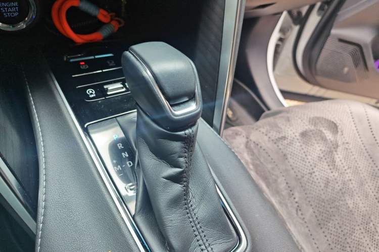 Used Toyota Harrier 2022 2.0L CVT Two-Wheel Drive Luxury Edition Gear Lever