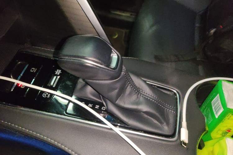 Used Toyota Harrier 2022 2.0L CVT Two-Wheel Drive Deluxe Edition Gear Lever