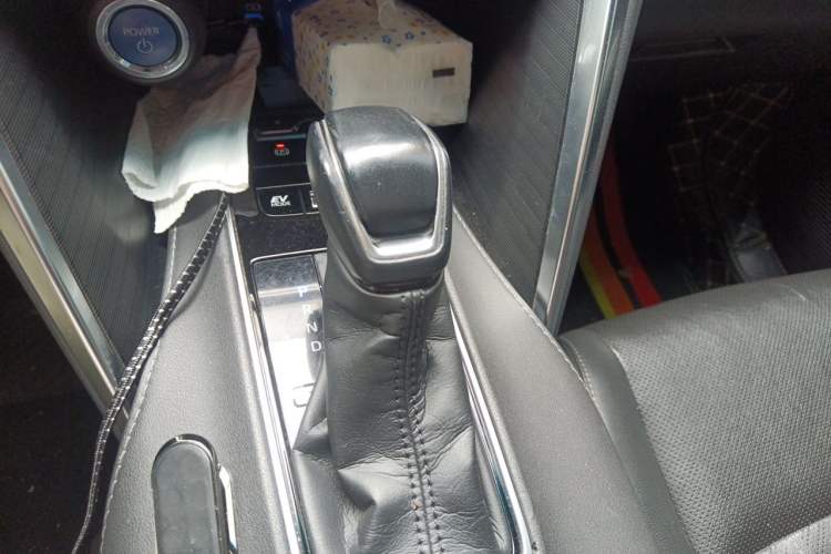 Used Toyota Harrier 2022 Dual-Engine 2.5L CVT Two-Wheel Drive Luxury Edition Gear Lever