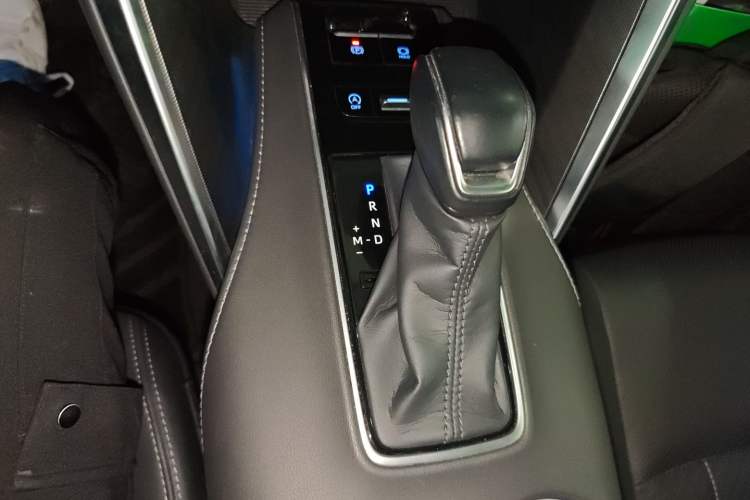 Used Toyota Harrier 2022 2.0L CVT Two-Wheel Drive Deluxe Edition Gear Lever