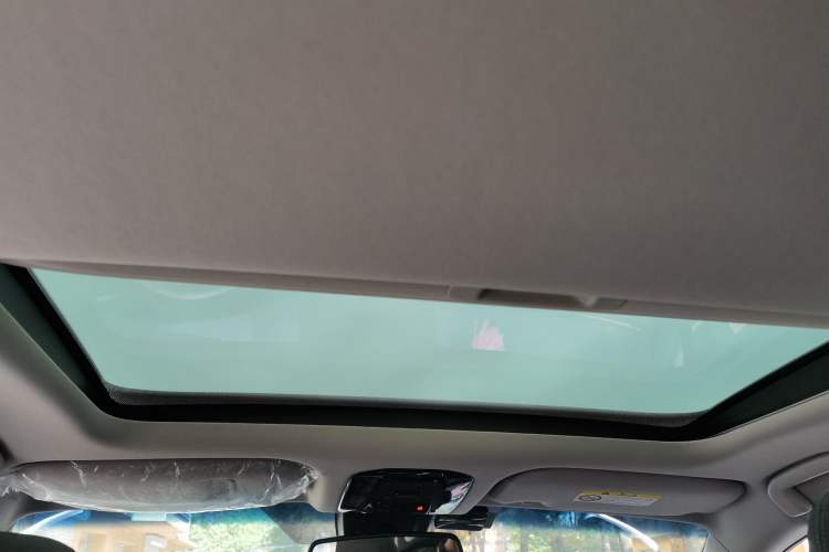 Used Toyota Harrier 2022 2.0L CVT Two-Wheel Drive Luxury Edition Headliner