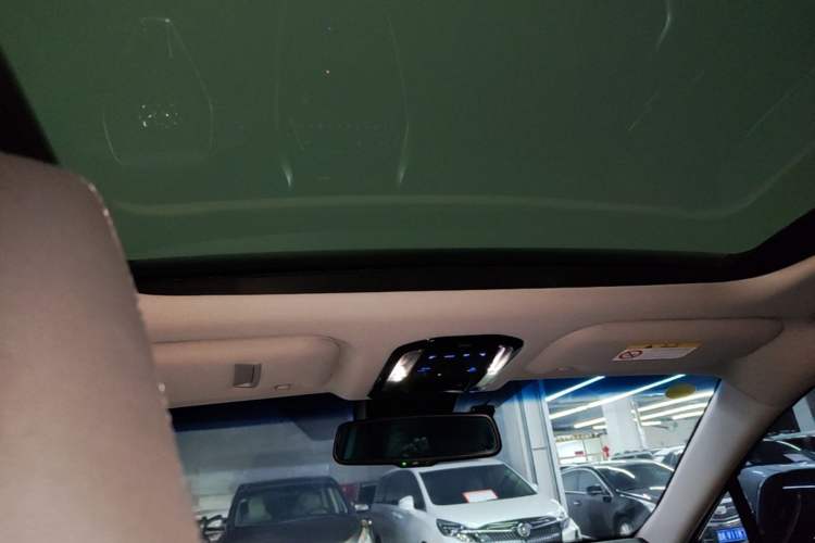 Used Toyota Harrier 2022 2.0L CVT Two-Wheel Drive Deluxe Edition Headliner