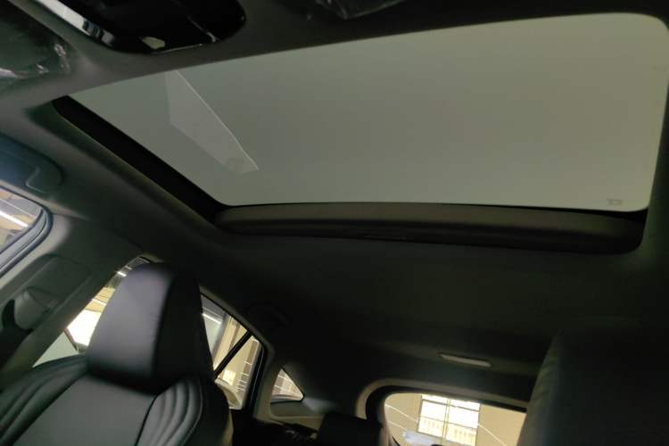 Used Toyota Harrier 2022 2.0L CVT Two-Wheel Drive Luxury Edition Headliner