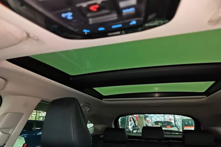 Used Toyota Harrier 2022 2.0L CVT Two-Wheel Drive Deluxe Edition Headliner