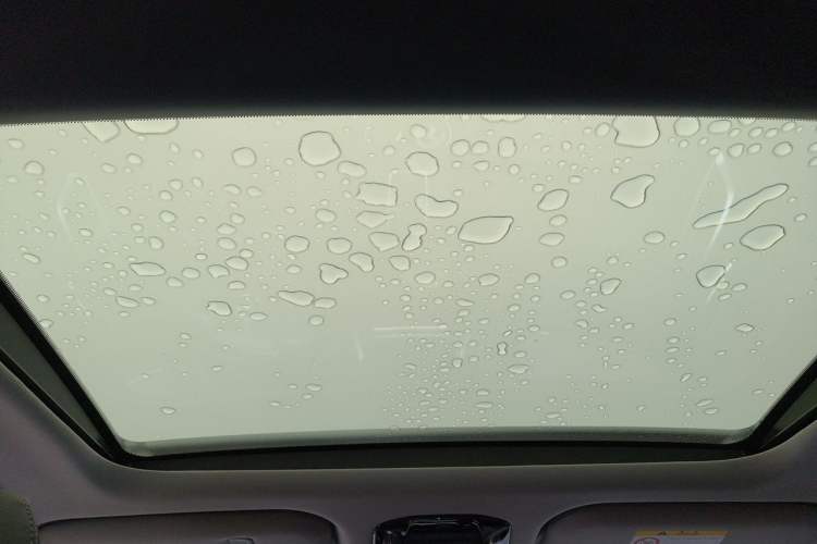 Used Toyota Harrier 2022 2.0L CVT Two-Wheel Drive Deluxe Edition Headliner