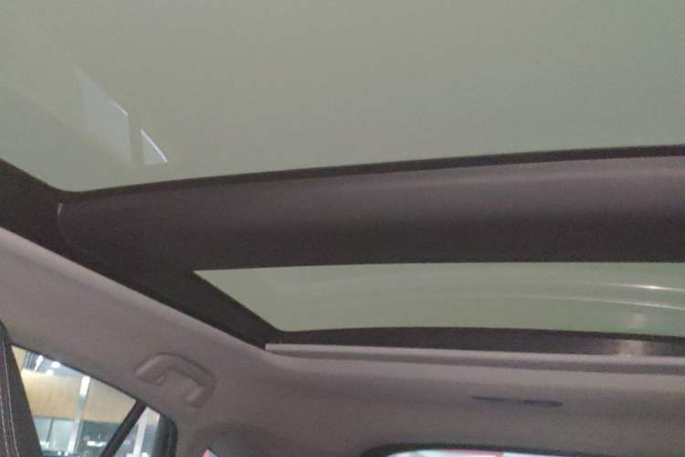 Used Toyota Harrier 2022 2.0L CVT Two-Wheel Drive Deluxe Edition Headliner