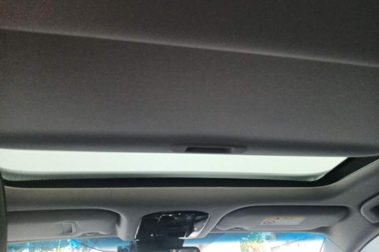 Used Toyota Harrier 2022 2.0L CVT Two-Wheel Drive Luxury Edition Headliner