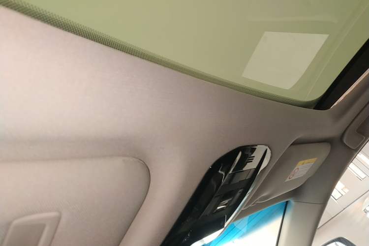 Used Toyota Harrier 2022 2.0L CVT Two-Wheel Drive Luxury Edition Headliner