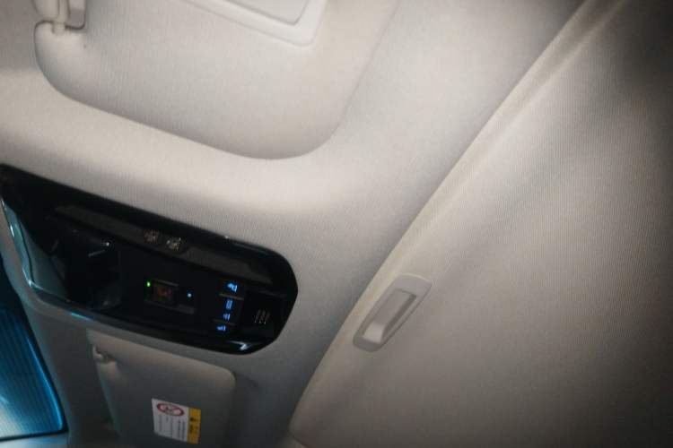 Used Toyota Harrier 2022 2.0L CVT Two-Wheel Drive Deluxe Edition Headliner
