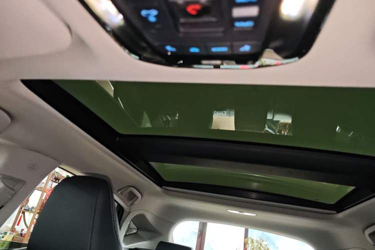 Used Toyota Harrier 2022 2.0L CVT Two-Wheel Drive Deluxe Edition Headliner