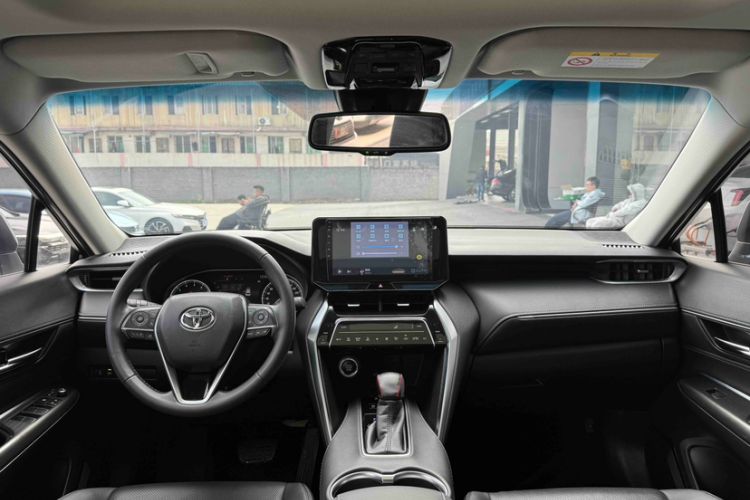 Used Toyota Harrier 2022 2.0L CVT Two-Wheel Drive Luxury Edition Interior 1