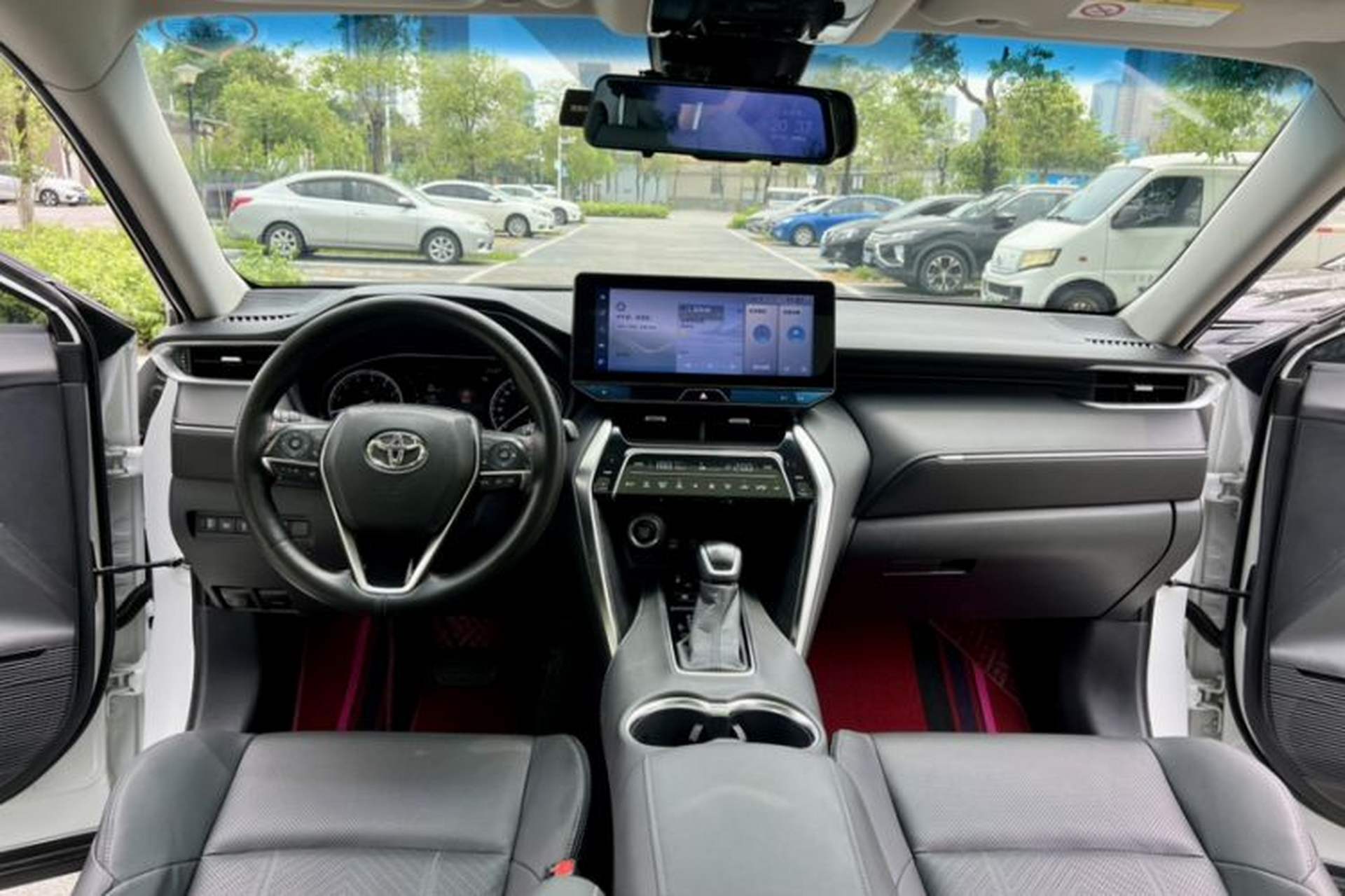 Used Toyota Harrier 2022 2.0L CVT Two-Wheel Drive Deluxe Edition Interior 15