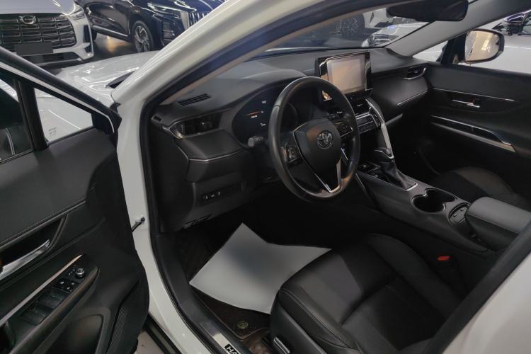 Used Toyota Harrier 2022 2.0L CVT Two-Wheel Drive Luxury Edition Interior 2