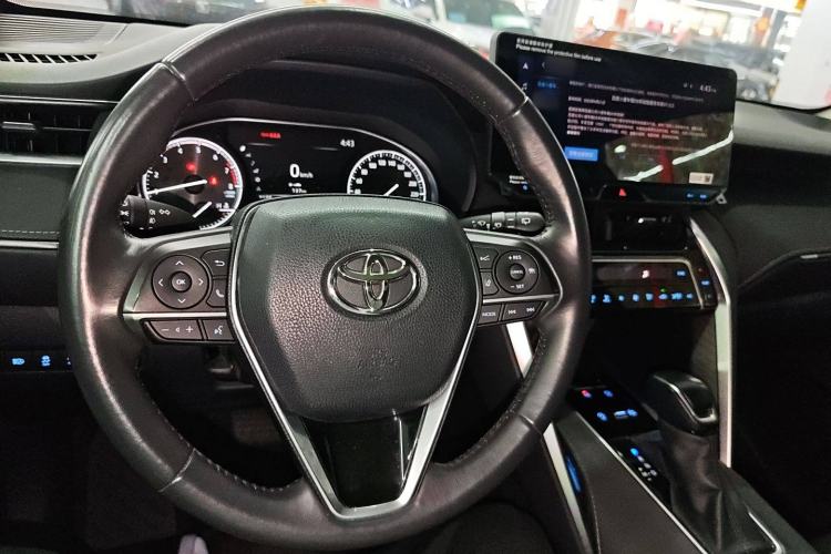 Used Toyota Harrier 2022 2.0L CVT Two-Wheel Drive Deluxe Edition Interior 2