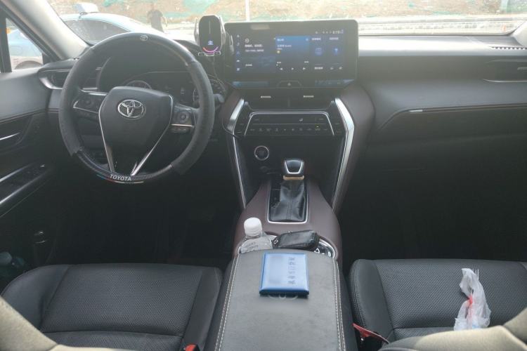 Used Toyota Harrier 2022 2.0L CVT Two-Wheel Drive Deluxe Edition Interior 2