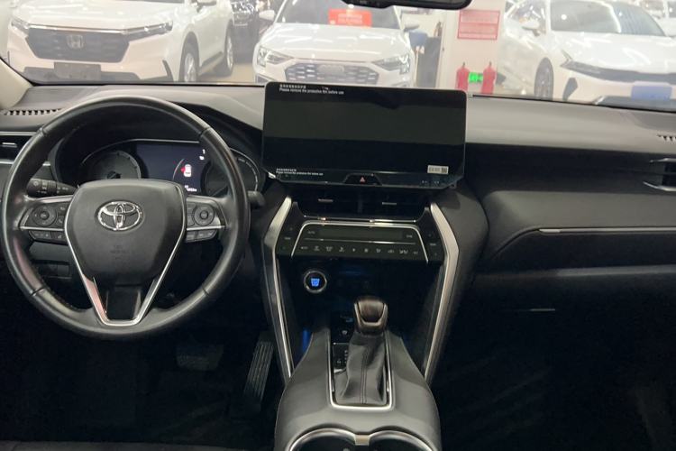 Used Toyota Harrier 2022 2.0L CVT Two-Wheel Drive Deluxe Edition Interior 3