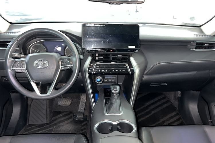 Used Toyota Harrier 2022 2.0L CVT Two-Wheel Drive Deluxe Edition Interior 3