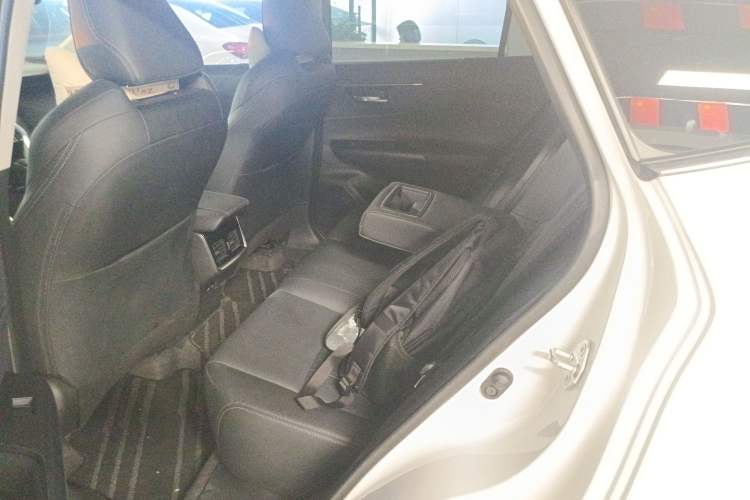 Used Toyota Harrier 2022 2.0L CVT Two-Wheel Drive Deluxe Edition Interior 4
