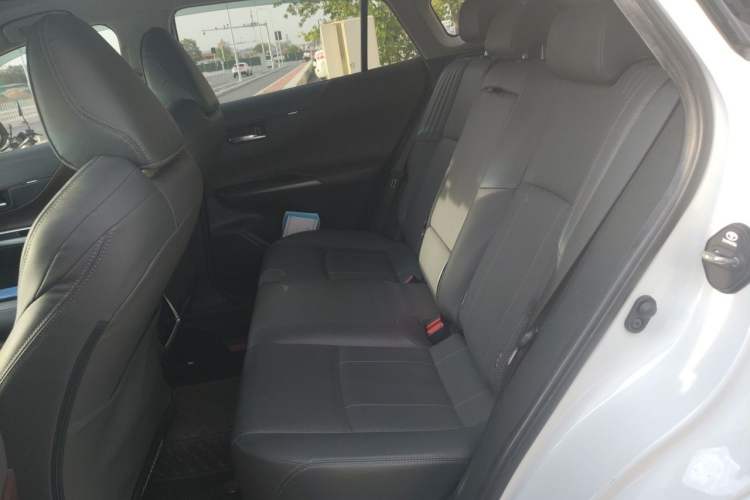 Used Toyota Harrier 2022 2.0L CVT Two-Wheel Drive Deluxe Edition Interior 4