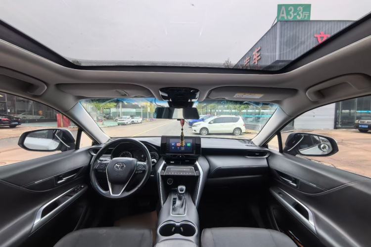 Used Toyota Harrier 2022 2.0L CVT Two-Wheel Drive Entry Version Interior 4