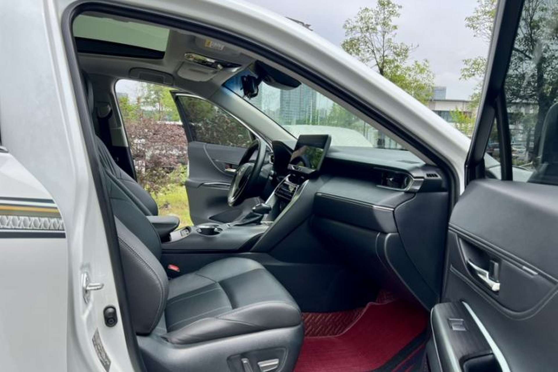 Used Toyota Harrier 2022 2.0L CVT Two-Wheel Drive Deluxe Edition Interior 5