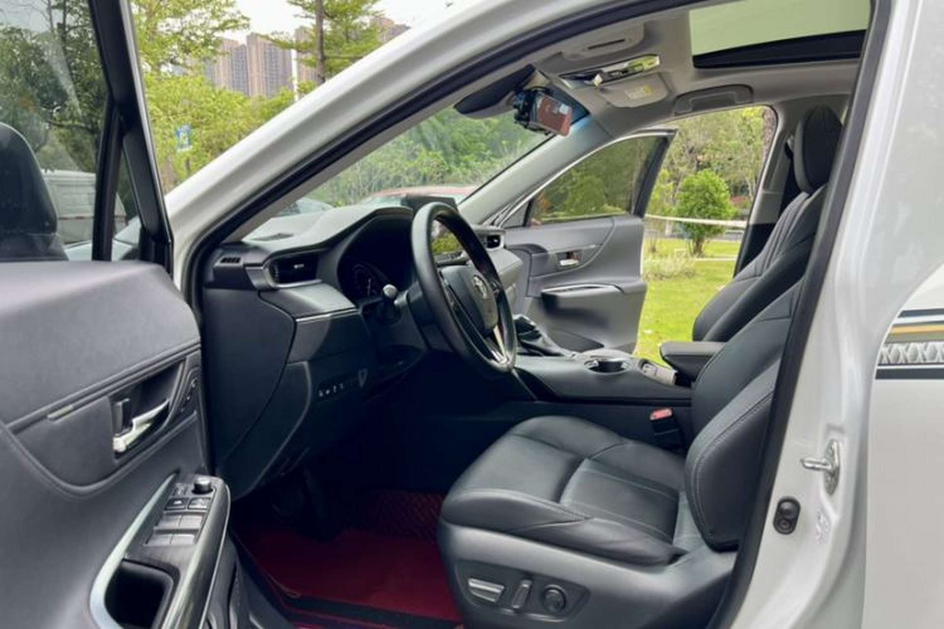 Used Toyota Harrier 2022 2.0L CVT Two-Wheel Drive Deluxe Edition Interior 6