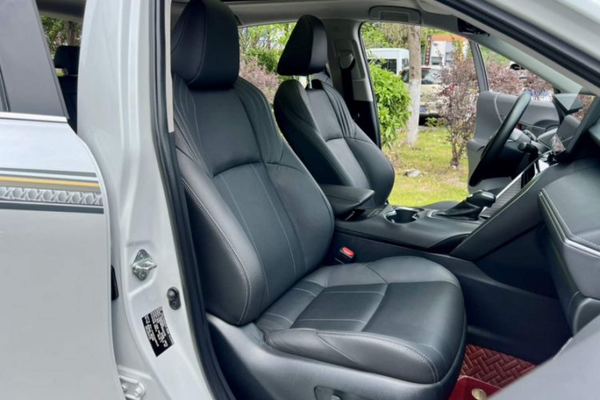 Used Toyota Harrier 2022 2.0L CVT Two-Wheel Drive Deluxe Edition Interior 7