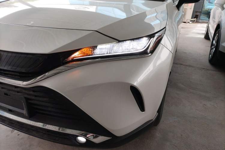Used Toyota Harrier 2022 2.0L CVT Two-Wheel Drive Entry Version Left Front Headlight