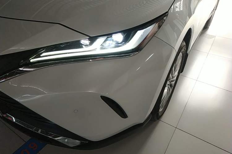 Used Toyota Harrier 2022 2.0L CVT Two-Wheel Drive Deluxe Edition Left Front Headlight
