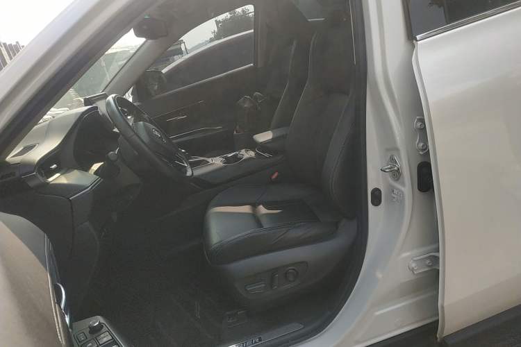 Used Toyota Harrier 2022 2.0L CVT Two-Wheel Drive Luxury Edition Left Front Seat