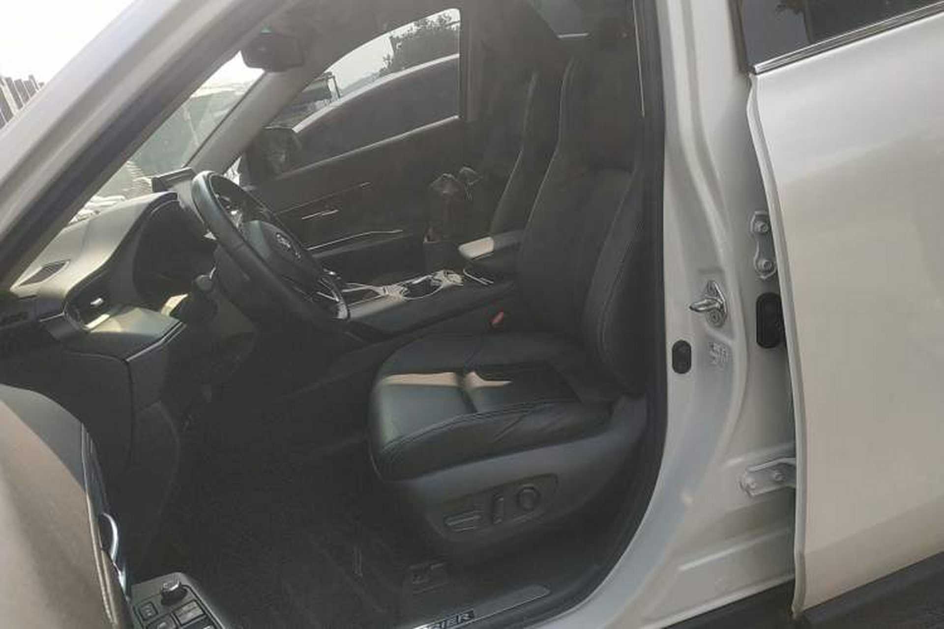 Used Toyota Harrier 2022 2.0L CVT Two-Wheel Drive Luxury Edition Left Front Seat