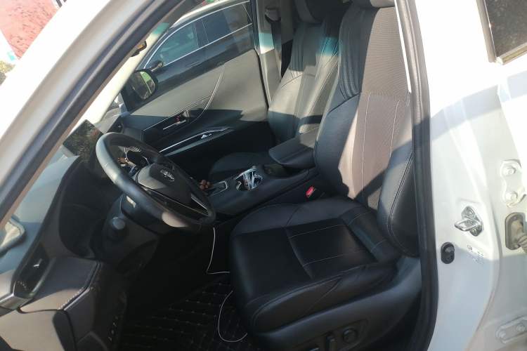 Used Toyota Harrier 2022 2.0L CVT Two-Wheel Drive Deluxe Edition Left Front Seat