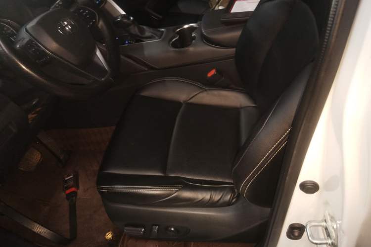 Used Toyota Harrier 2022 2.0L CVT Two-Wheel Drive Deluxe Edition Left Front Seat