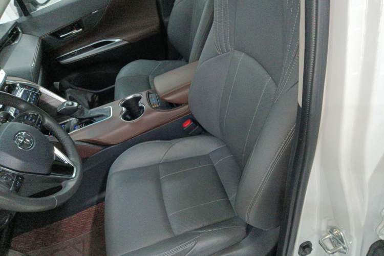 Used Toyota Harrier 2022 2.0L CVT Two-Wheel Drive Luxury Edition Left Front Seat