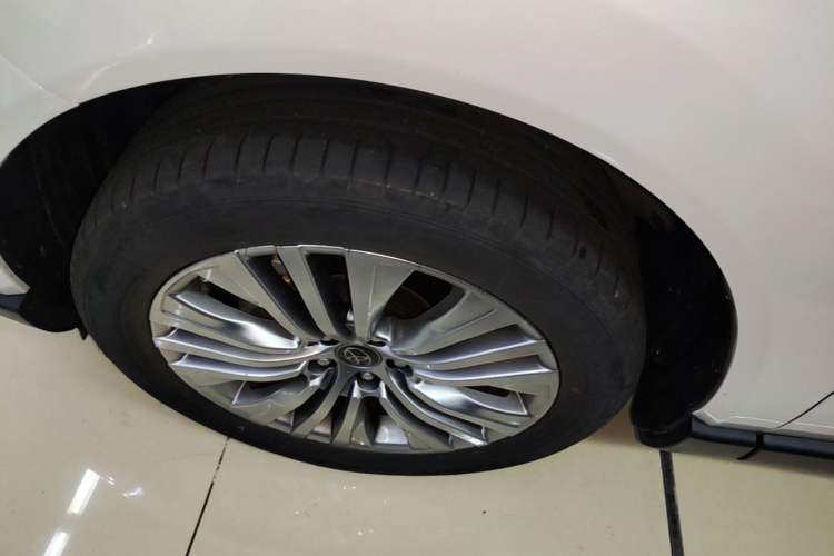 Used Toyota Harrier 2022 2.0L CVT Two-Wheel Drive Deluxe Edition Left Front Wheel Hub