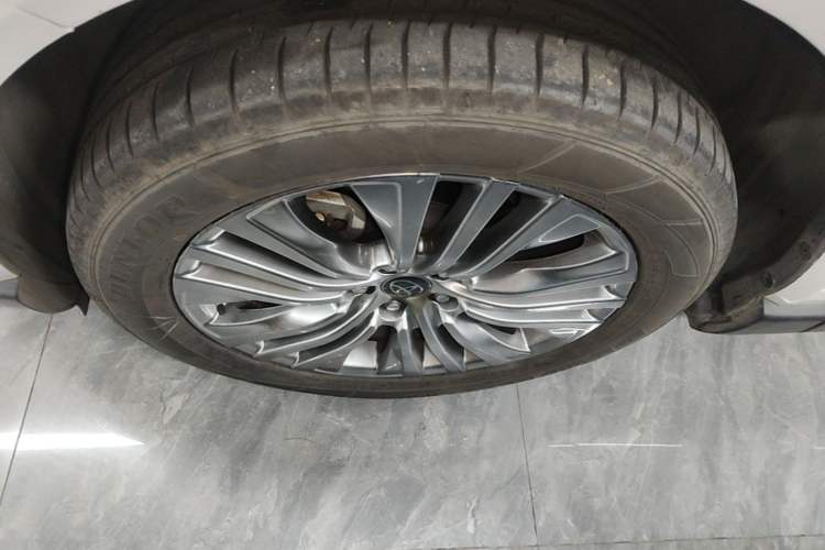 Used Toyota Harrier 2022 Dual-Engine 2.5L CVT Four-Wheel Drive Flagship Edition Left Front Wheel Hub